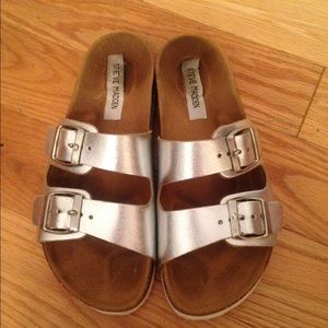 Steve Madden Silver Leather 'BEARFOOT' Sandal
