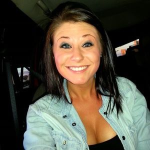 Meet your Posher, Adrienne