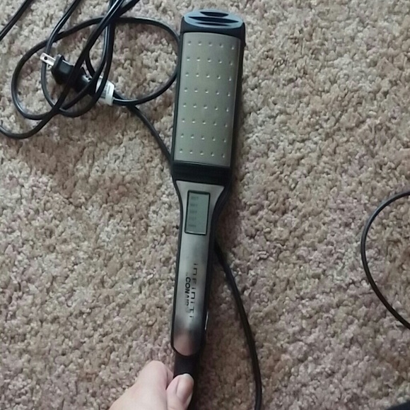 Conair Infiniti Hair Straightener
