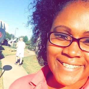 Meet your Posher, Kayla