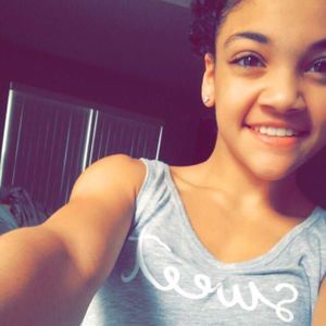 Meet your Posher, Laurie