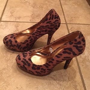Target brand (Mossimo) leopard heels size 6.5