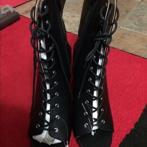 Style:  Roman Black shoes.