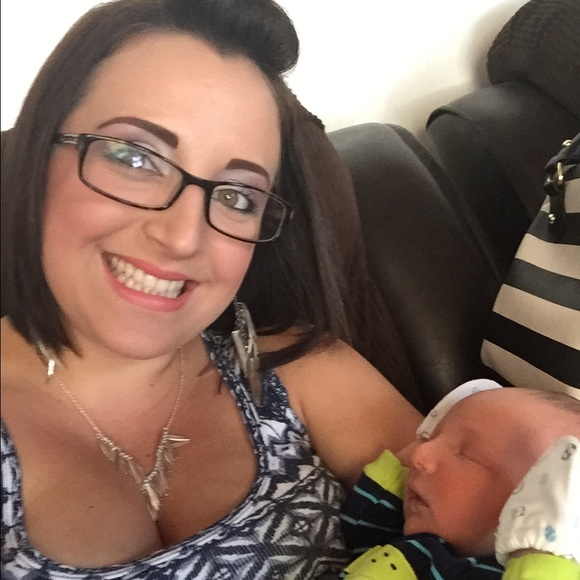 Meet your Posher, Adriana - Picture 1 of 1