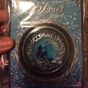 🐬🐠💧Disneys Ariel compact mirror💖🐠💧