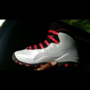 Jordan 10s metallic/blk/red 6.5Y women's 8
