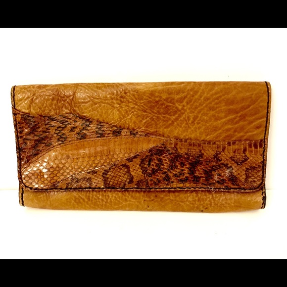Vintage brown reptile clutch.
