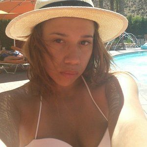 Meet your Posher, Cassandra