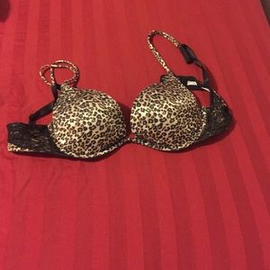 Leopard print VS Bra size 32B
