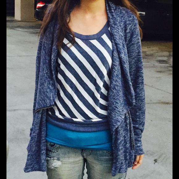 🍥 Bluish Sweater / Blazer - Picture 3 of 5