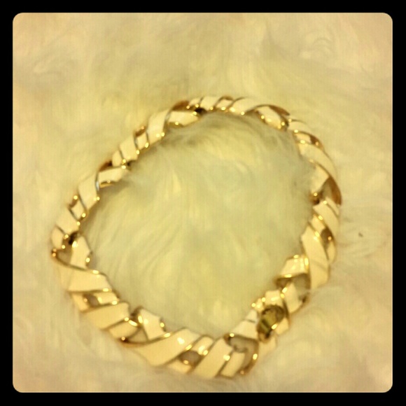 Heavy costume jewelry -necklace