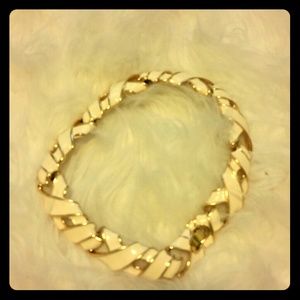 Heavy costume jewelry -necklace