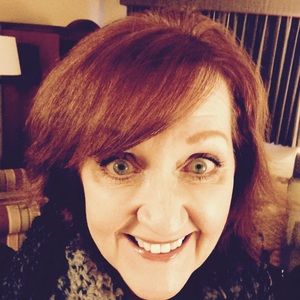 Meet your Posher, Deborah