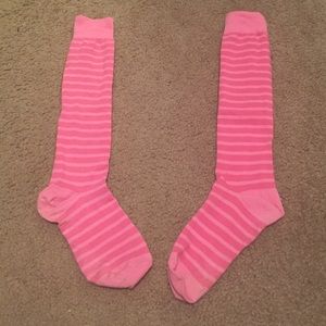 Paire De Chaussettes Victoria's Secret PINK - Taille Unique - 2 Paires - Modèle Mi-mollet/Hautes - Neuf Avec Étiquettes
