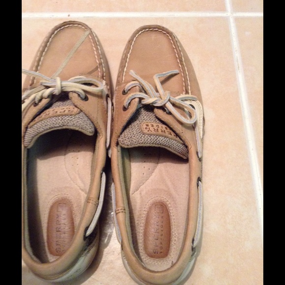 Sperry size 8