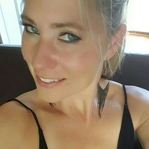 Meet your Posher, Meleea