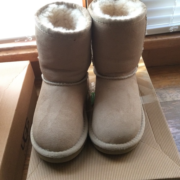 Classic sand colored toddler UGGs