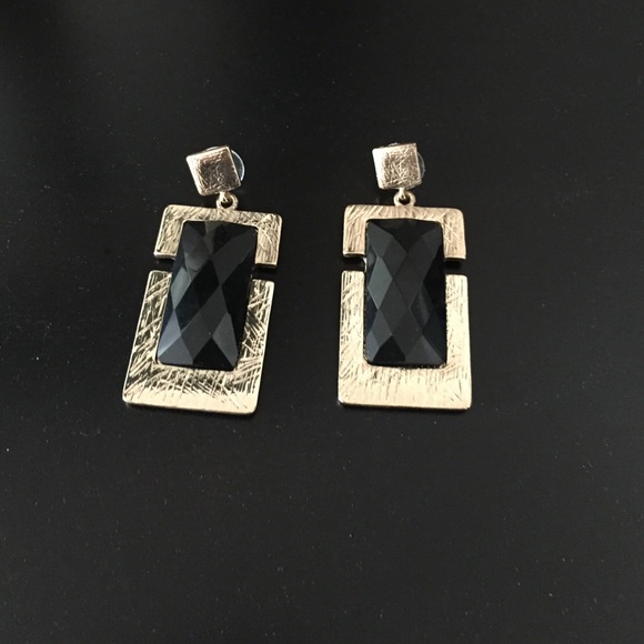 Beautiful drop earrings.