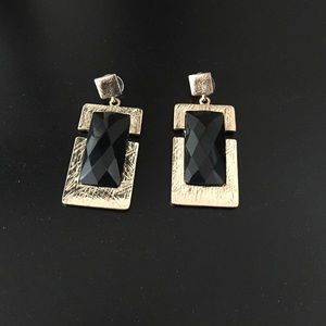 Beautiful drop earrings.