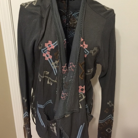 Exvlusive Biya wrap jacket