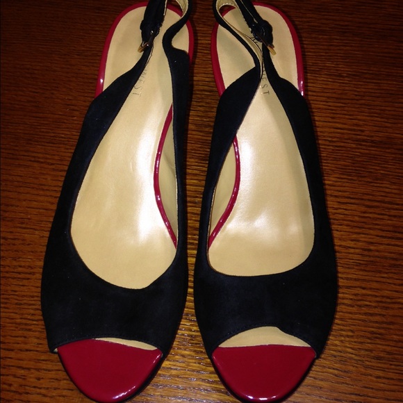 😍Reduced😍Black/red animal print, sling back shoe