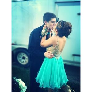 Meet your Posher, Savanah