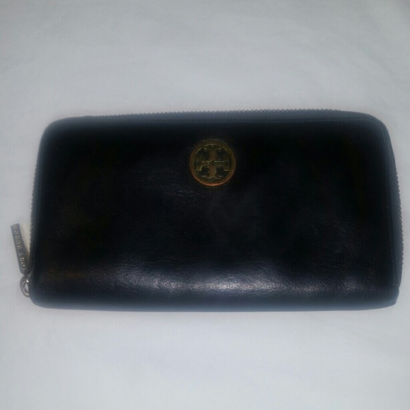 Tory burch wallet