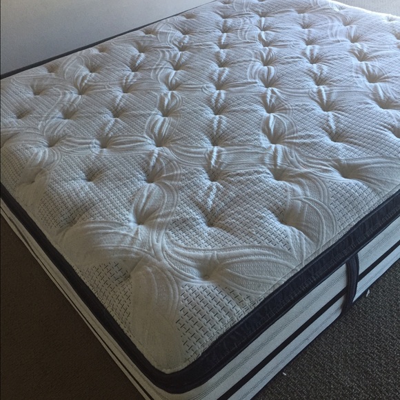 Cali King - Picture 1 of 1