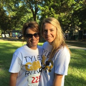 Meet your Posher, Dana