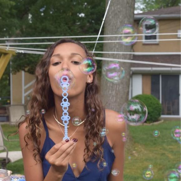 Meet your Posher, Stephanie - Picture 1 of 1