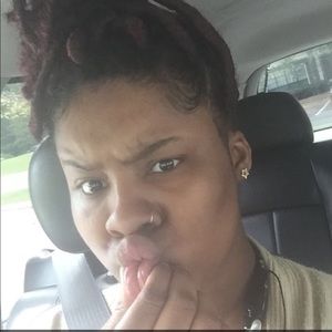 Meet your Posher, Ebony