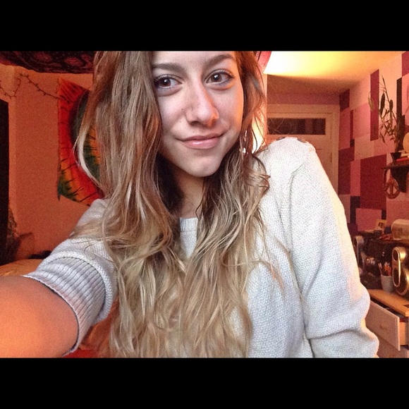 Meet your Posher, Cayla - Picture 1 of 1