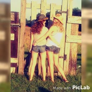 Meet your Posher, Jillian