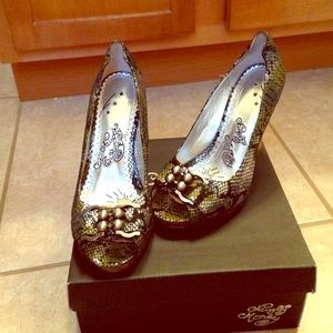 Naughty Monkey pumps