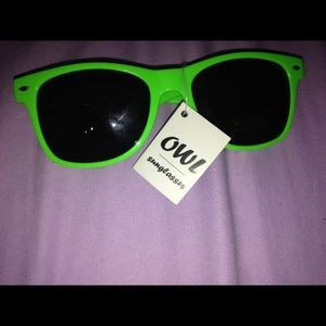 neon green sunglasses (new)💚