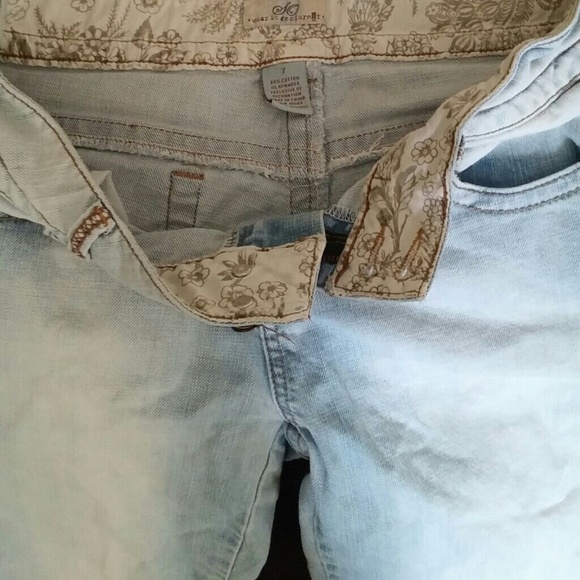 Light wash Denim Jeans - Picture 2 of 3