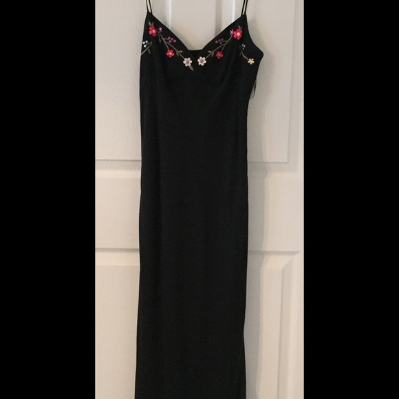 Get it now!! Black Embroidered Gown! Beautiful - Picture 2 of 4