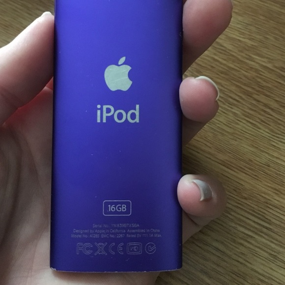 Purple iPod nano 16G - Picture 3 of 3