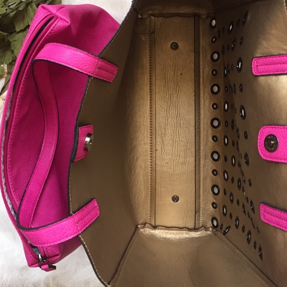 New Gianni Bini tote - Picture 3 of 3