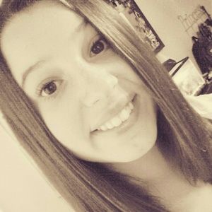 Meet your Posher, Courtney