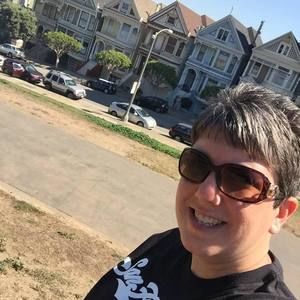 Meet your Posher, Dana