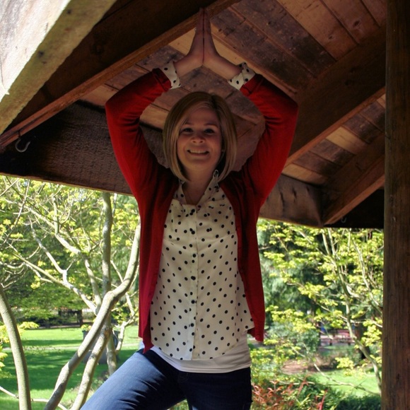 MEET YOUR SELLER!! 😍 - Picture 2 of 4