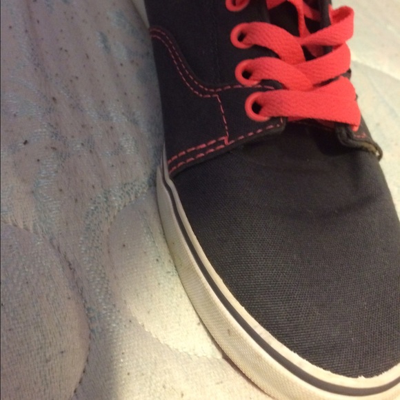 Vans. - Picture 3 of 3