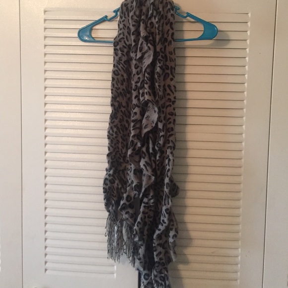 Cozy black and gray scarf.