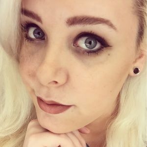 Meet your Posher, Rebecca