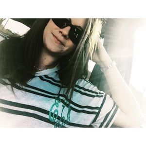 Meet your Posher, Ev