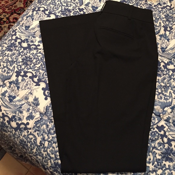 Ann Taylor trousers - Curvy Fit- Size 0. Black