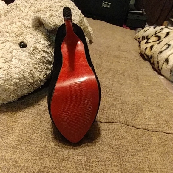 Boot's - Picture 2 of 4