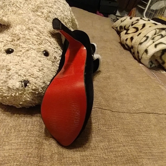 Boot's - Picture 3 of 4