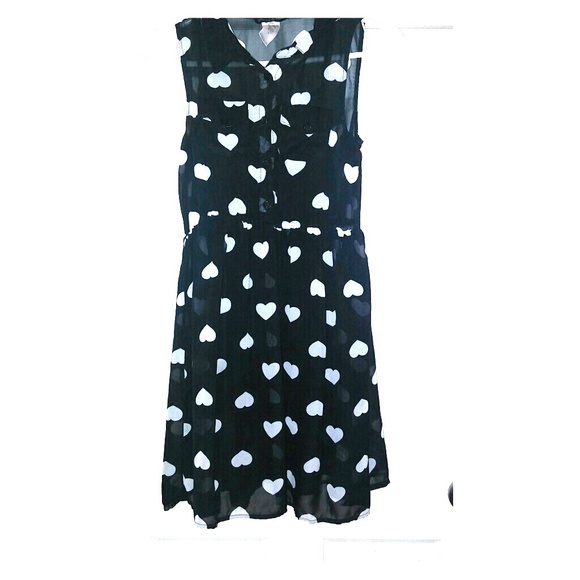 Black dress with white heart's